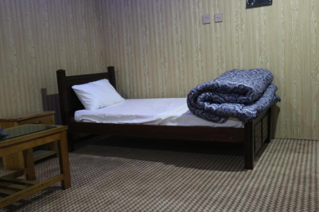 Golden Peak Guest House Gilgit Eksteriør billede